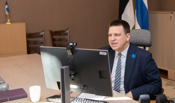 Спикер Рийгикогу Юри Ратас на онлайн-встрече со спикером парламента Финляндии Ану Вехвиляйнен, 15 апреля 2021