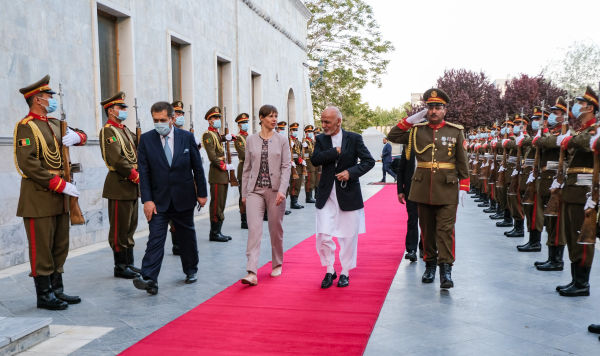 Президент Эстонии Керсти Кальюлайд на встрече с президентом Афганистана Ашрафом Гани в Кабуле, 21 апреля 2021
