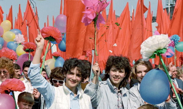 Участники первомайской демонстрации