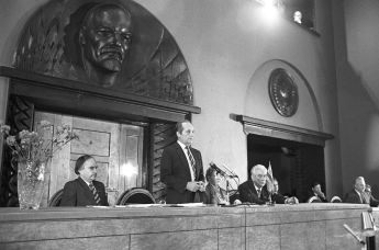 Внеочередная VIII сессия Верховного Совета Эстонской ССР. Выступление первого секретаря Коммунистической партии Эстонии Вайно Вяляса