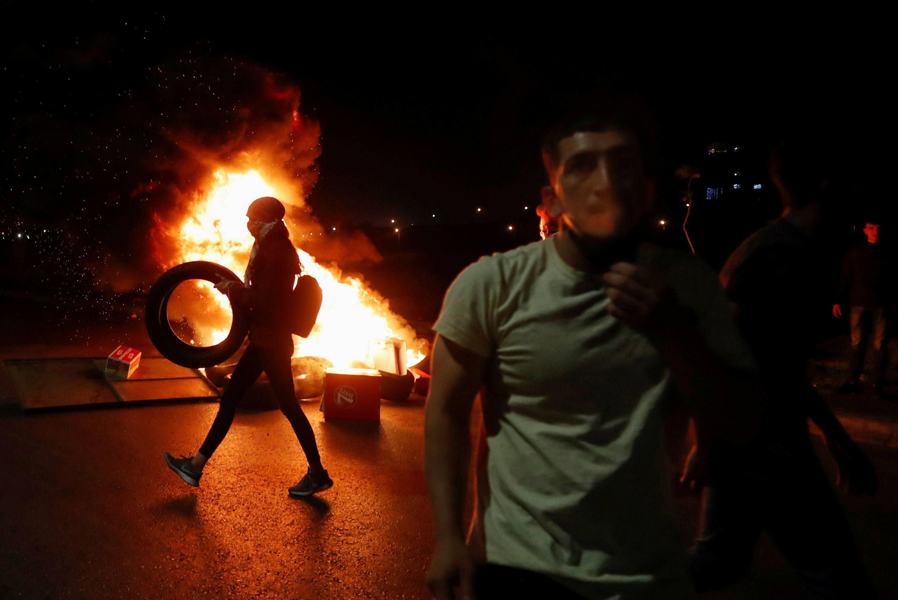 Столкновения между полицией Израиля и палестинскими демонстрантами в Старом городе Иерусалима возле мечети Аль-Акса, 10 мая 2021 год