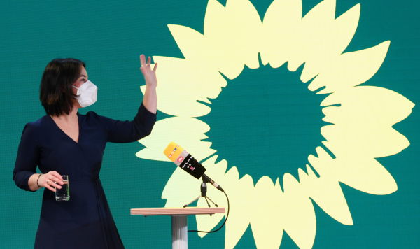 Сопредседатель партии "Зеленых" в Германии, кандидат в канцлеры ФРГ Анналена Бэрбок 