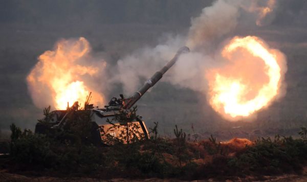 Самоходная артиллерийская установка (САУ) "Мста-С" на учениях "Запад–2017"