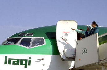 Iraqi Airways. Стюардессы на борту самолета Иракских авиалиний