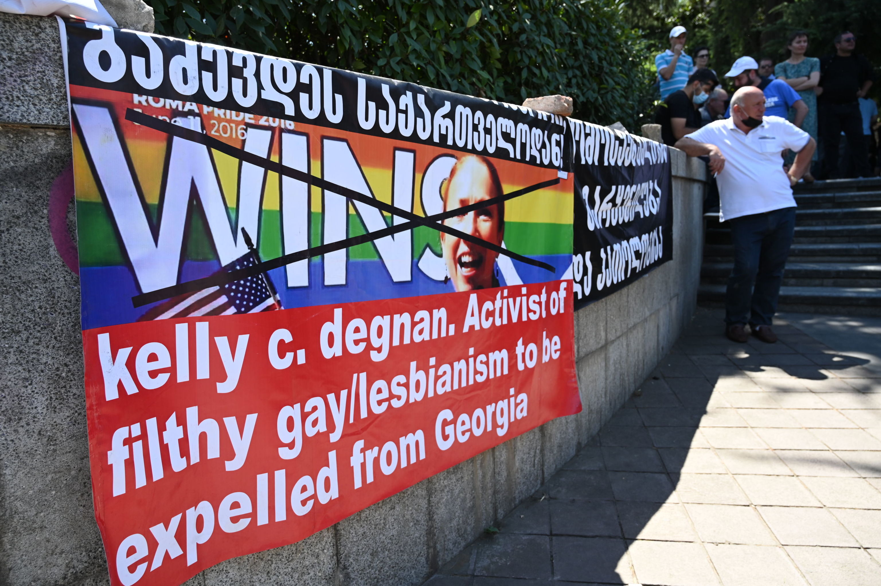 Баннер в центре Трилиси на акции против проведения ЛГБТ-парада в Грузии