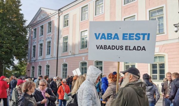 Митинг в поддержку законопроекта EKRE об ответственности за принуждение к вакцинации от коронавируса в Таллине, 14 сентября 2021
