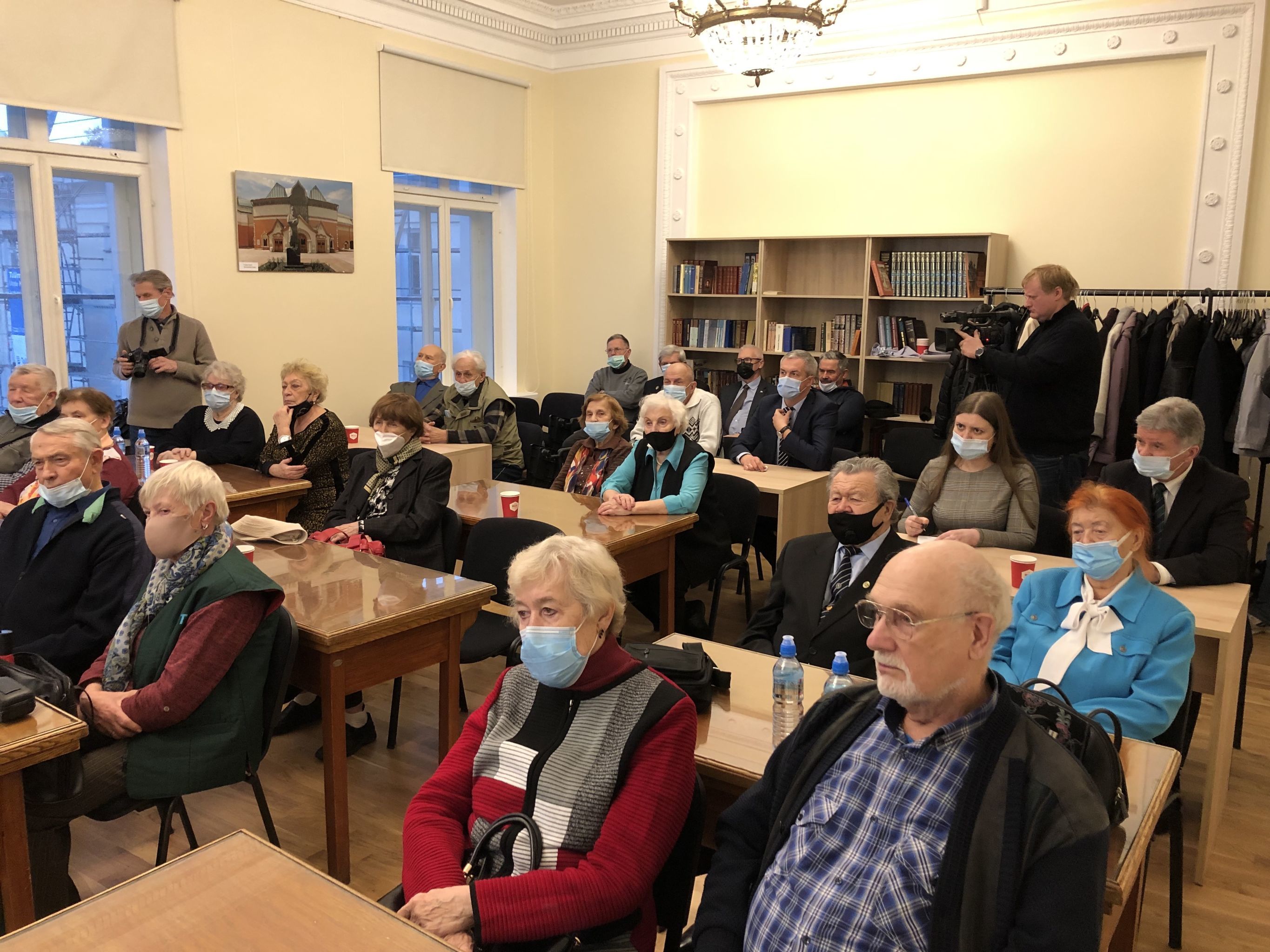 Презентация книги "Горело море" ветеранам Великой Отечественной войны в Таллине
