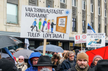 Акция протеста против коронавирусных ограничений, дискриминации и принуждения к вакцинации в Таллине, 23 октября 2021
