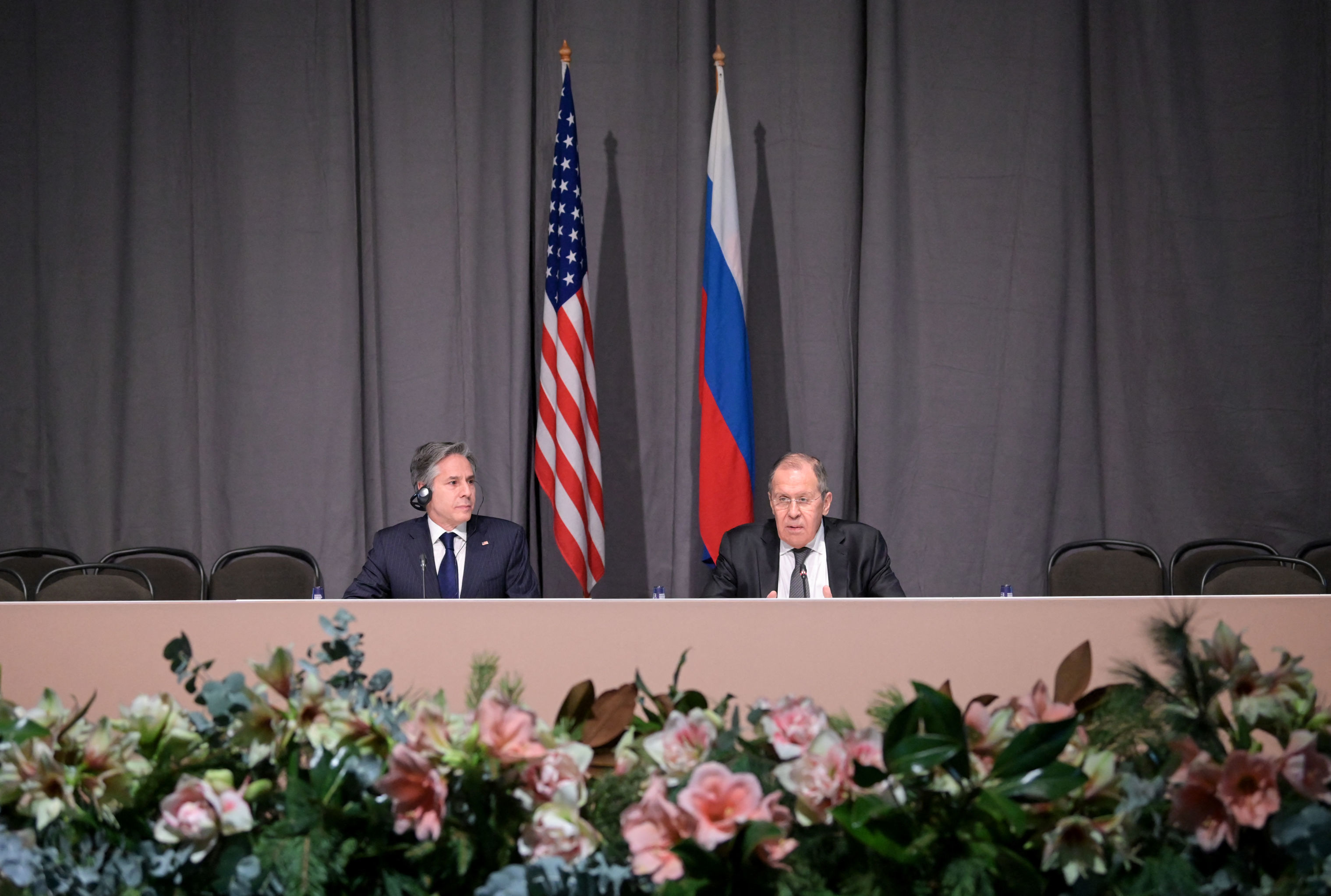 Глава МИД РФ Сергей Лавров и госсекретарь США Энтони Блинкен, 2 декабря 2021