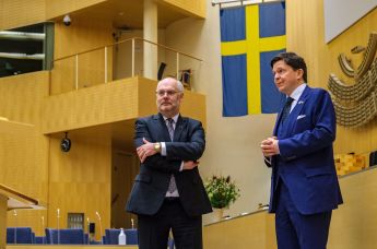 Президент Алар Карис (слева) на встрече со спикером шведского парламента Андреасом Норленом в Стокгольме, Швеция, 20 января 2022 