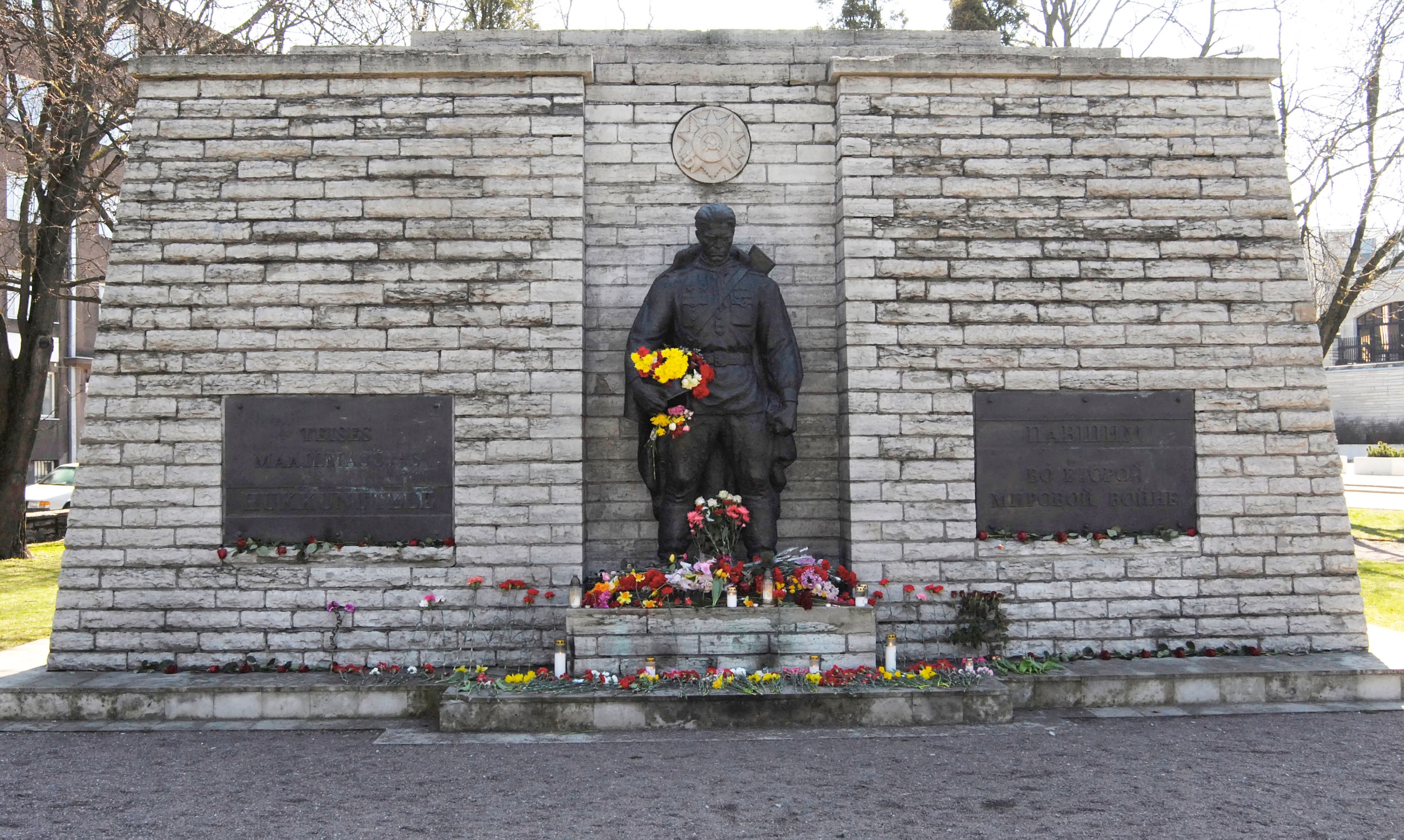 Памятник Воину-освободителю на холме Тынисмяги, 2007 год