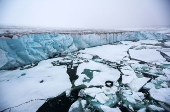 Ледник на острове Чампа в составе архипелага Земля Франца-Иосифа.