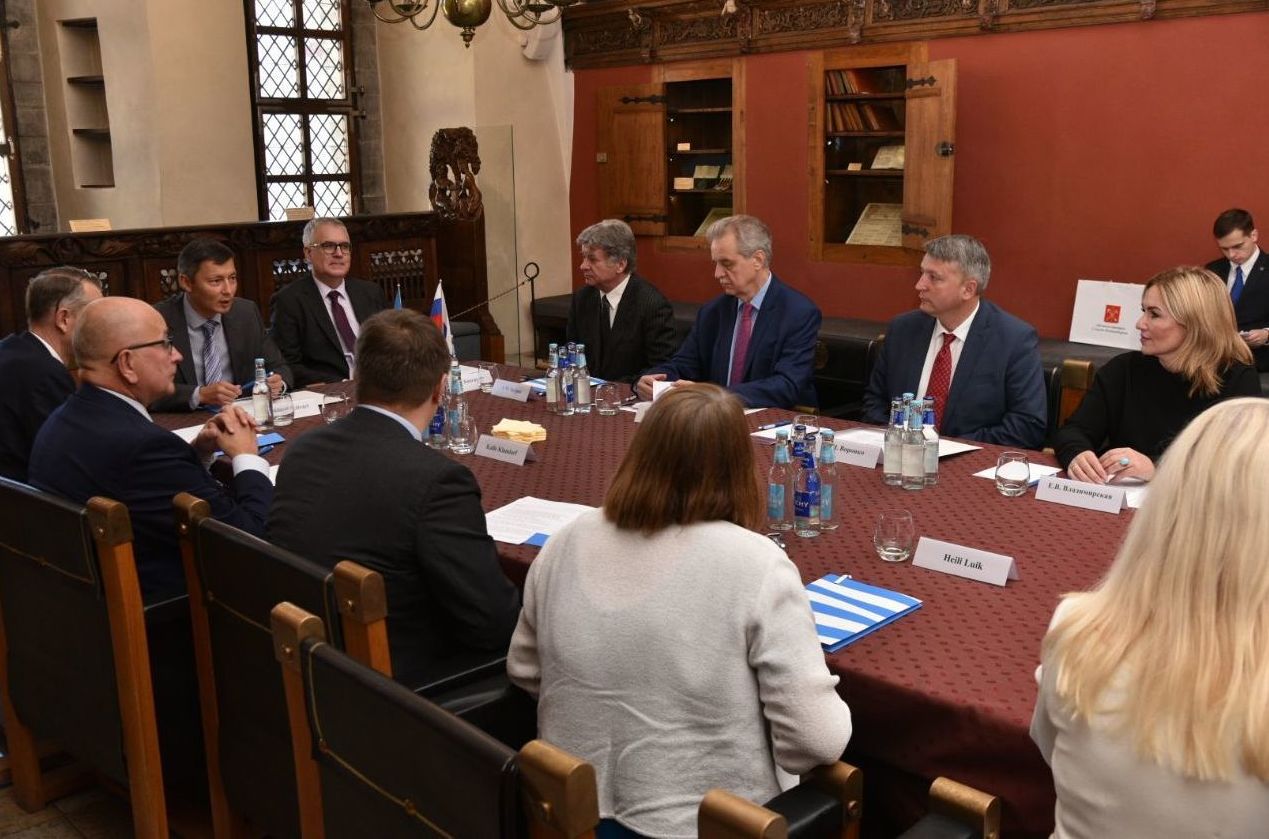 Заседание с участием мэра Таллинна Михаила Кылварта и вице-губернатора Санкт-Петербурга Владимира Княгинина