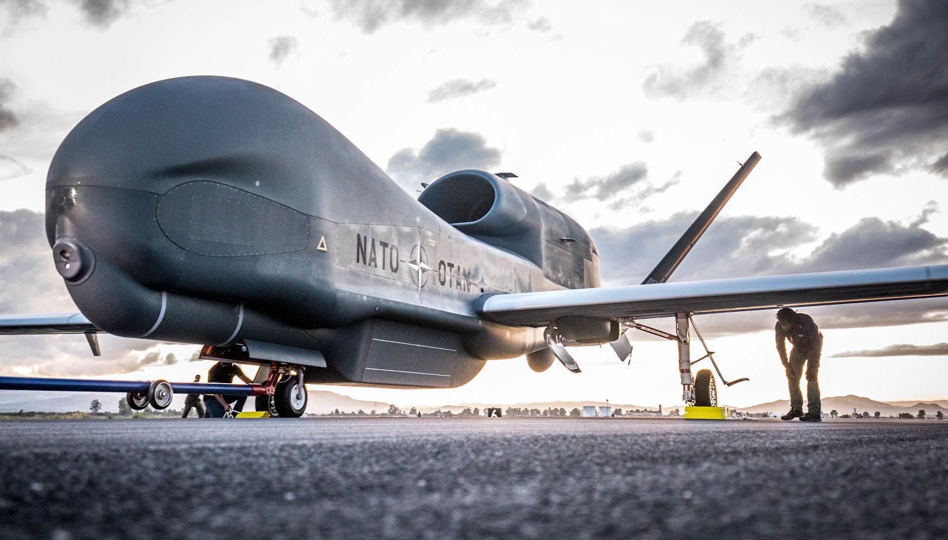 Беспилотник НАТО Global Hawk RQ-4D 