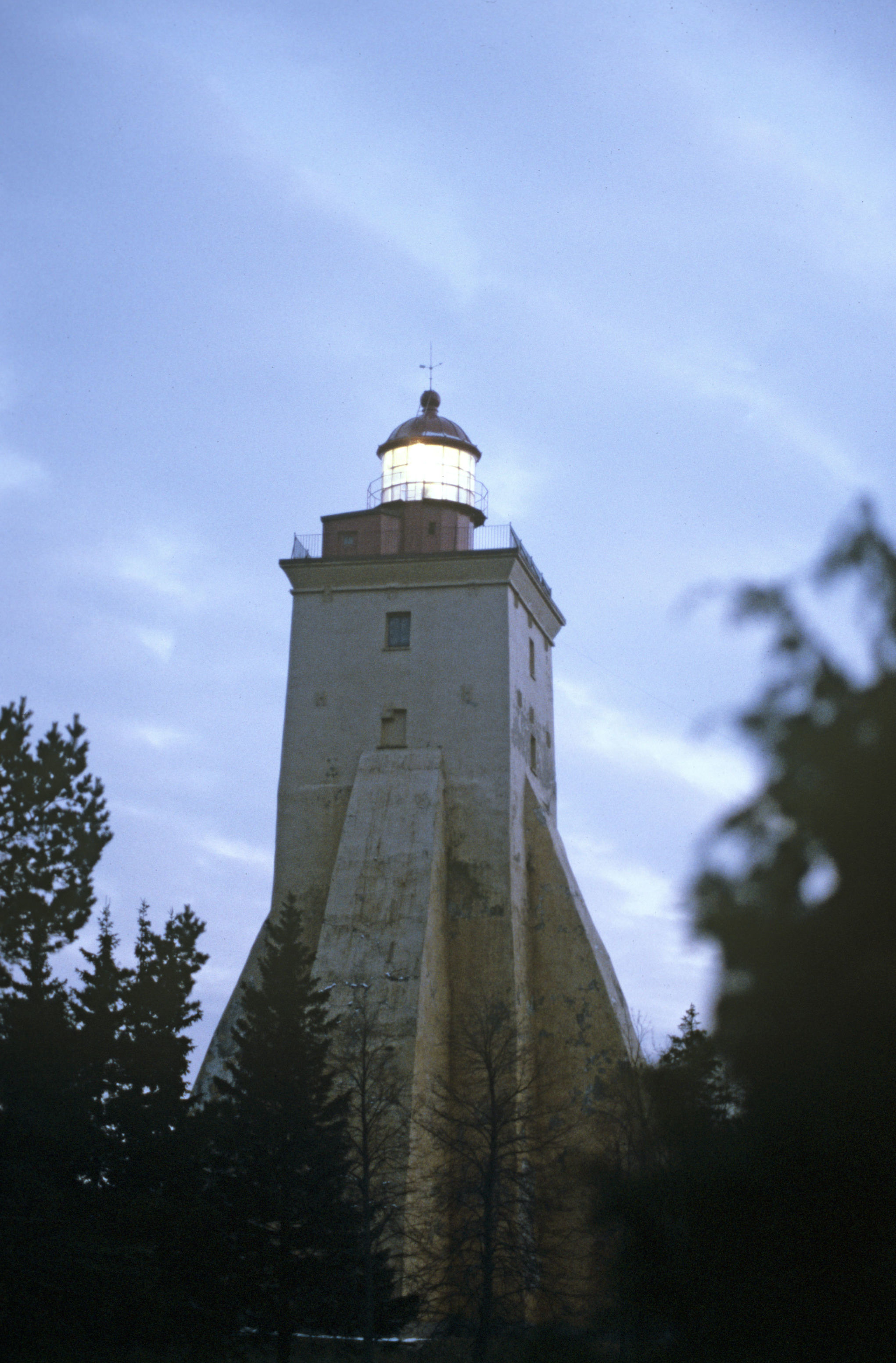 Средневековый маяк Кыпу, остров Хийумаа в Балтийском море.