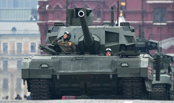 Танк Т-14 "Армата" на военном параде на Красной площади, посвящённом 74-й годовщине Победы в Великой Отечественной войне