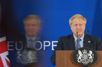Премьер-министр Великобритании Борис Джонсон на саммите ЕС в Брюсселе