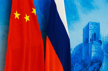 Флаги России и КНР