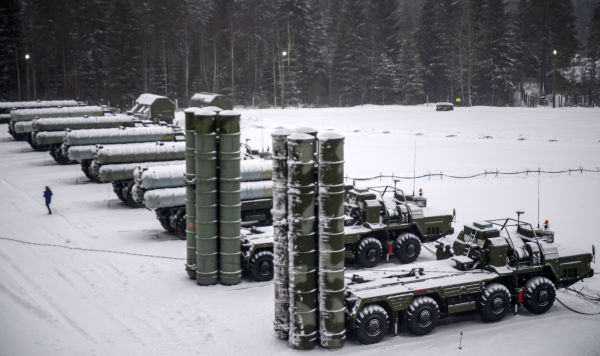 Военные учения с применением ЗРС С-400 в Ленинградской области