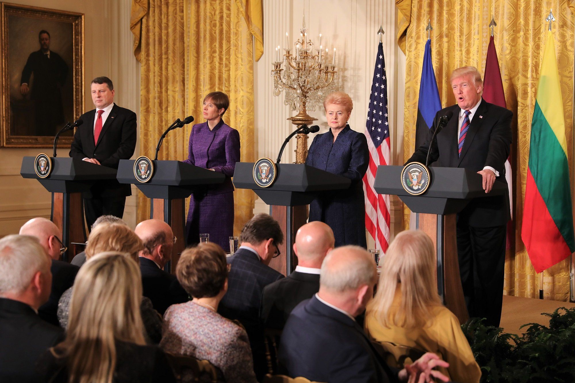 Встреча (слева на право) президентов Прибалтики Раймондса Вейониса, Керсти Кальюлайд, Дали Грибаускайте и президента США Дональда Трампа, 3 апреля 2018