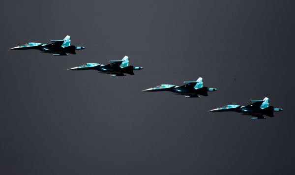 Бомбардировщики Су-34 