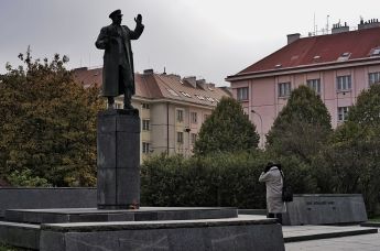 Памятник маршалу Коневу в Праге.