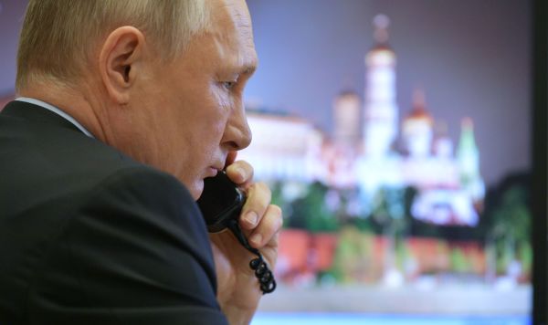 Президент РФ Владимир Путин перед началом совещания по санитарно-эпидемиологической ситуации в России в режиме видеоконференции