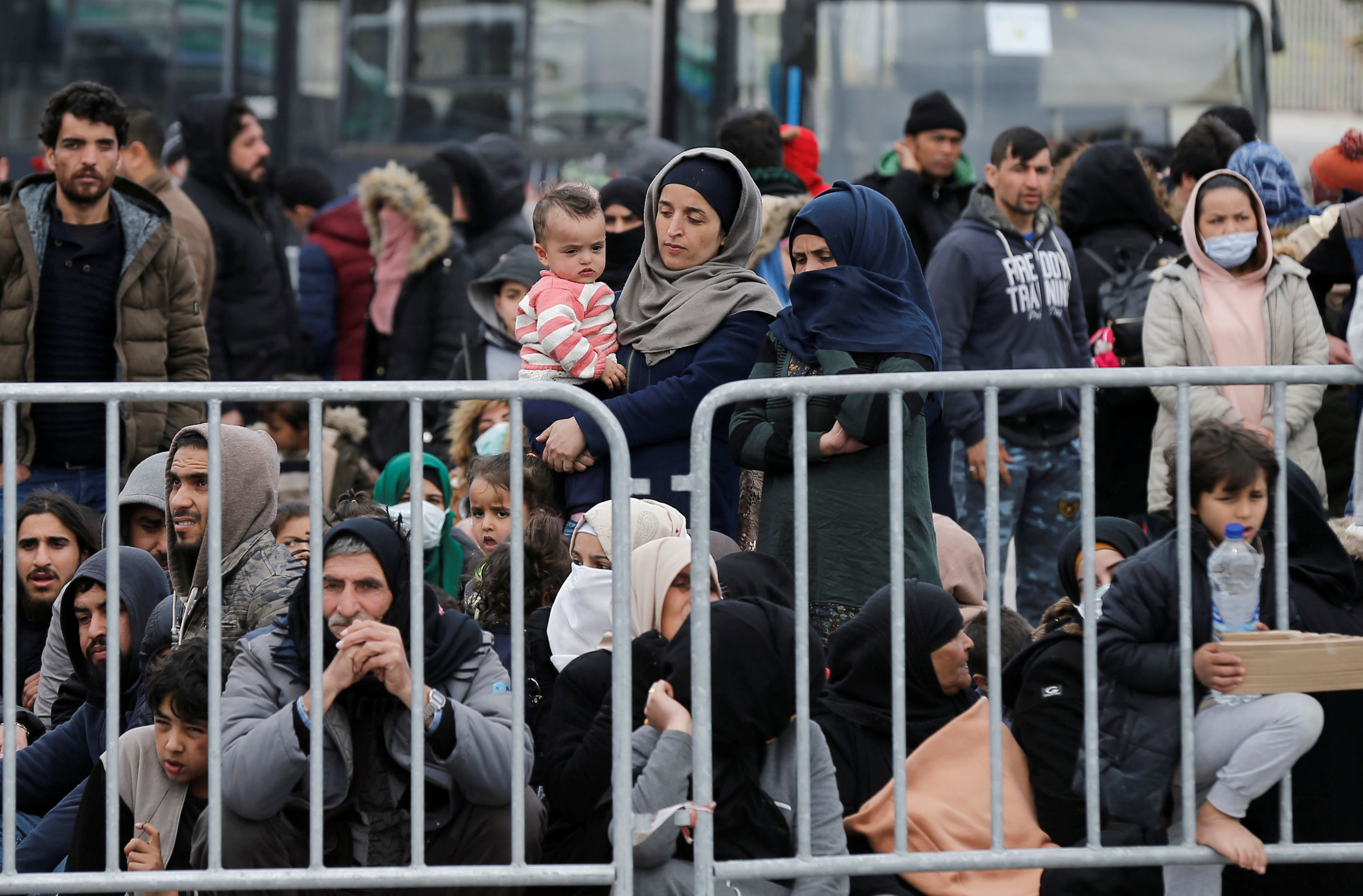 Мигранты, прибывшие на остров Лесбос, Греция, 4 марта 2020 