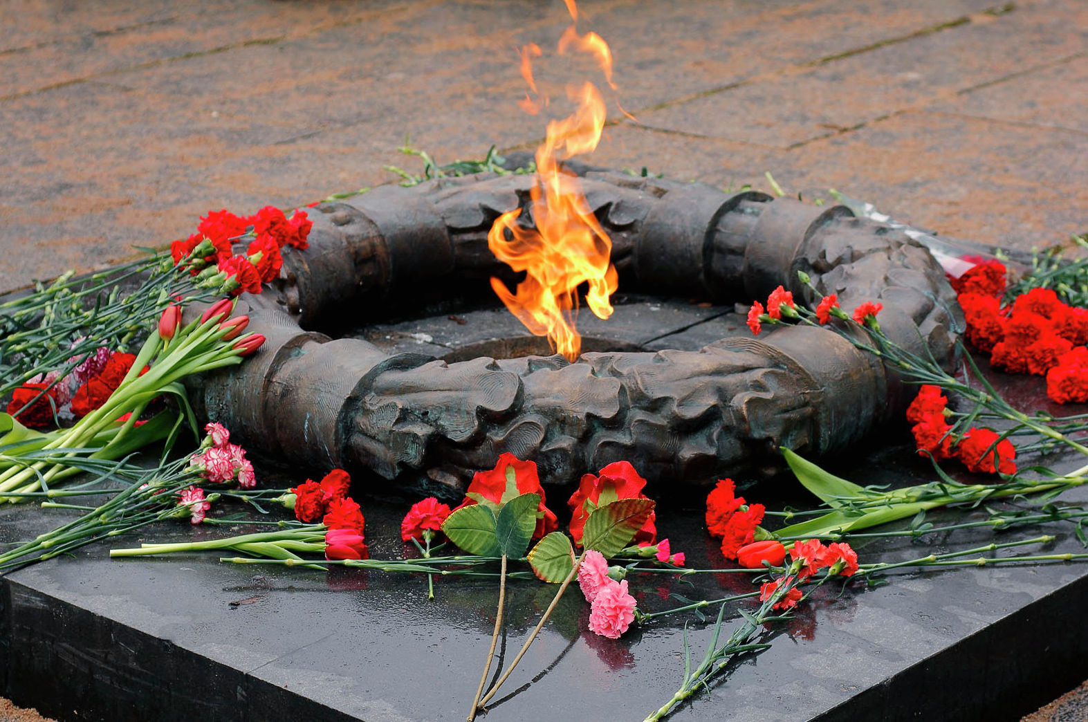 Вечный огонь на Антакальнисском кладбище