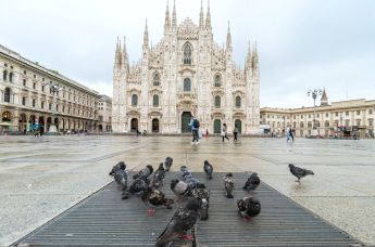 Площадь у Миланского кафедрального собора после ослабления карантинных мер
