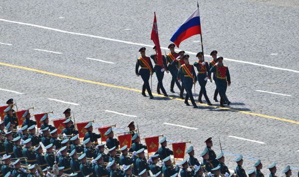 Группа батальона почетного караула Преображенского полка во время военного парада в ознаменование 75-летия Победы в Великой Отечественной войне, Москва, 24 июня 2020