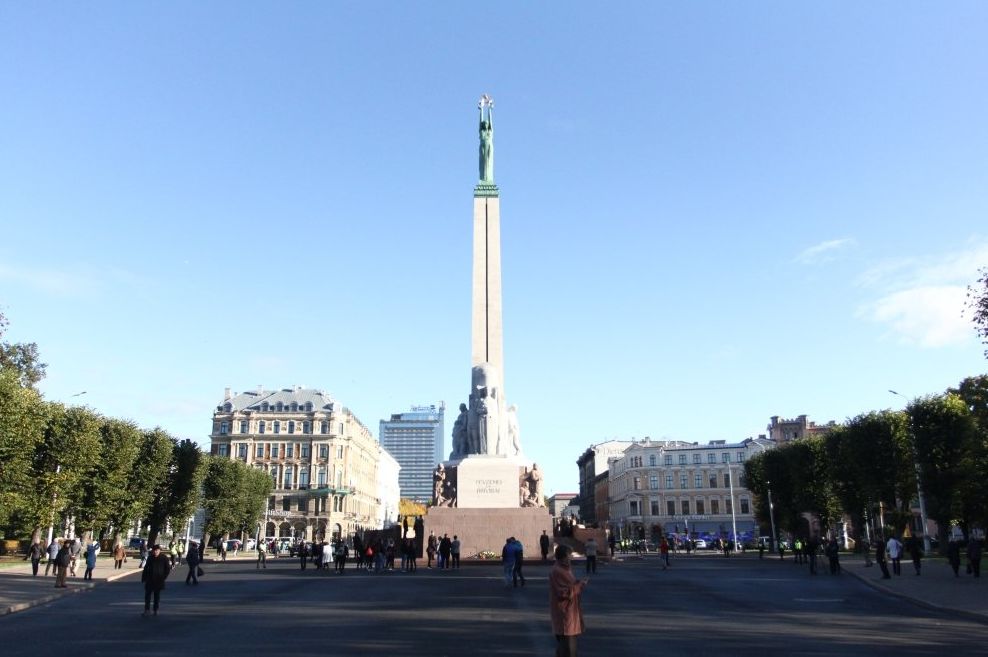 Торжественное открытие отреставрированного памятника Свободы.