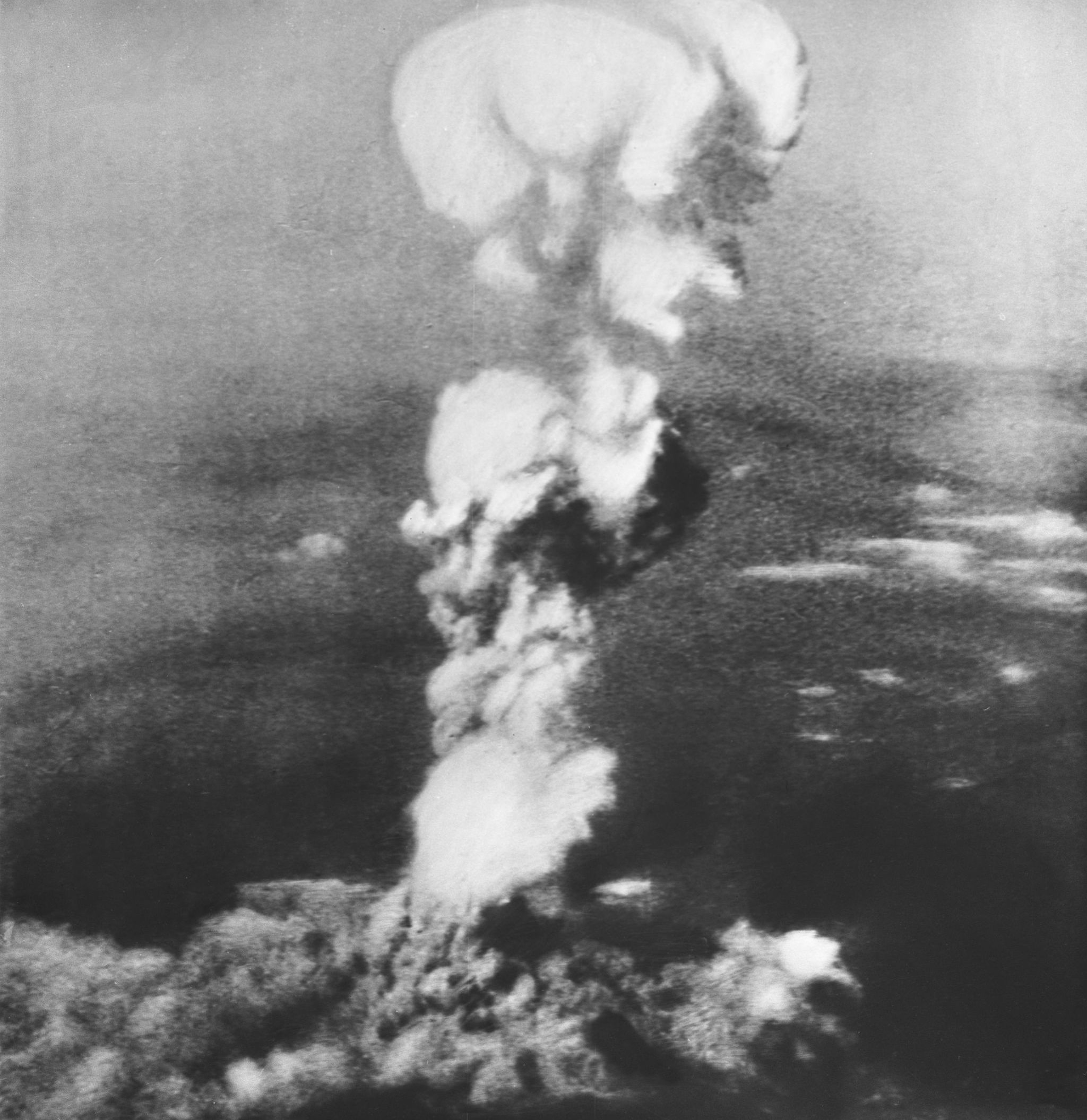 Взрыв атомной бомбы в Хиросиме. 6 августа 1945 года.