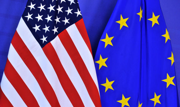  Флаги США и ЕС