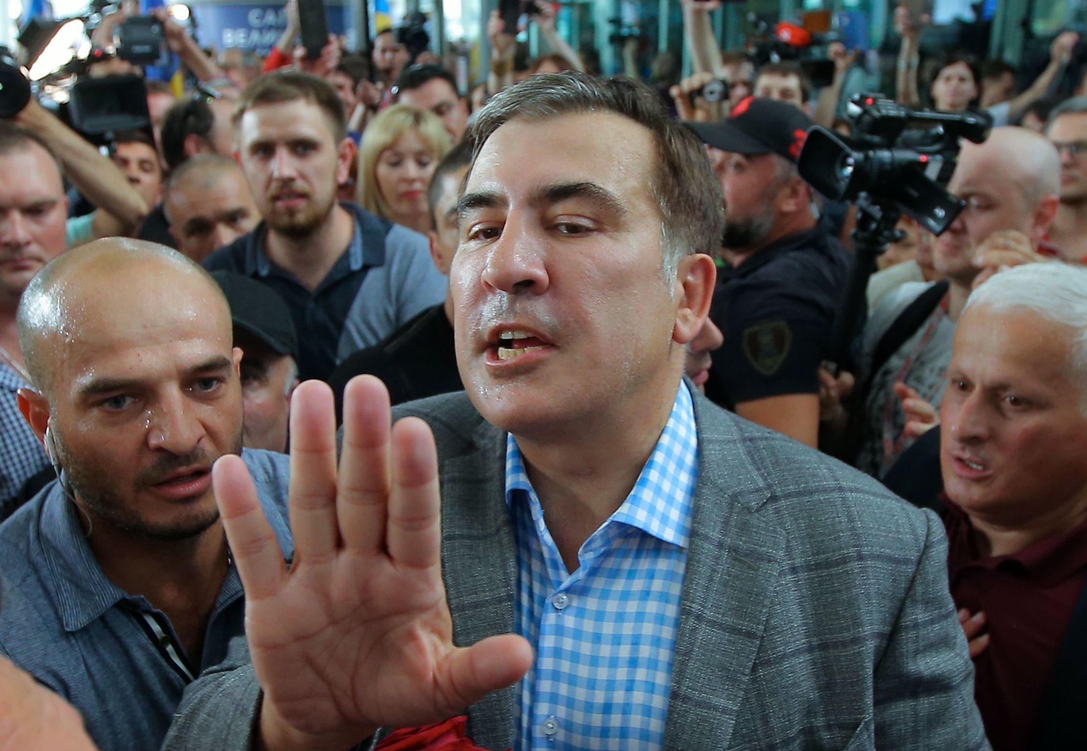 Михаил Саакашвили во время встречи в киевском аэропорту "Борисполь"