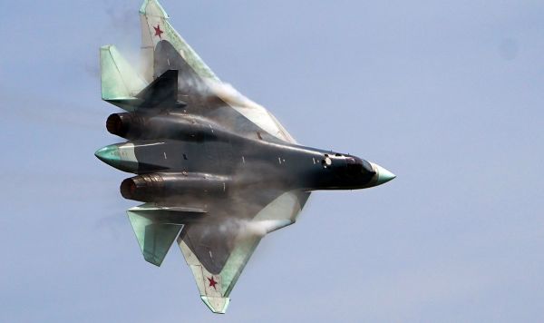 Многофункциональный истребитель пятого поколения Су-57