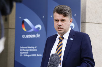 Министр иностранных дел Эстонии Урмас Рейнсалу во время встречи глав МИД Европы в Берлине