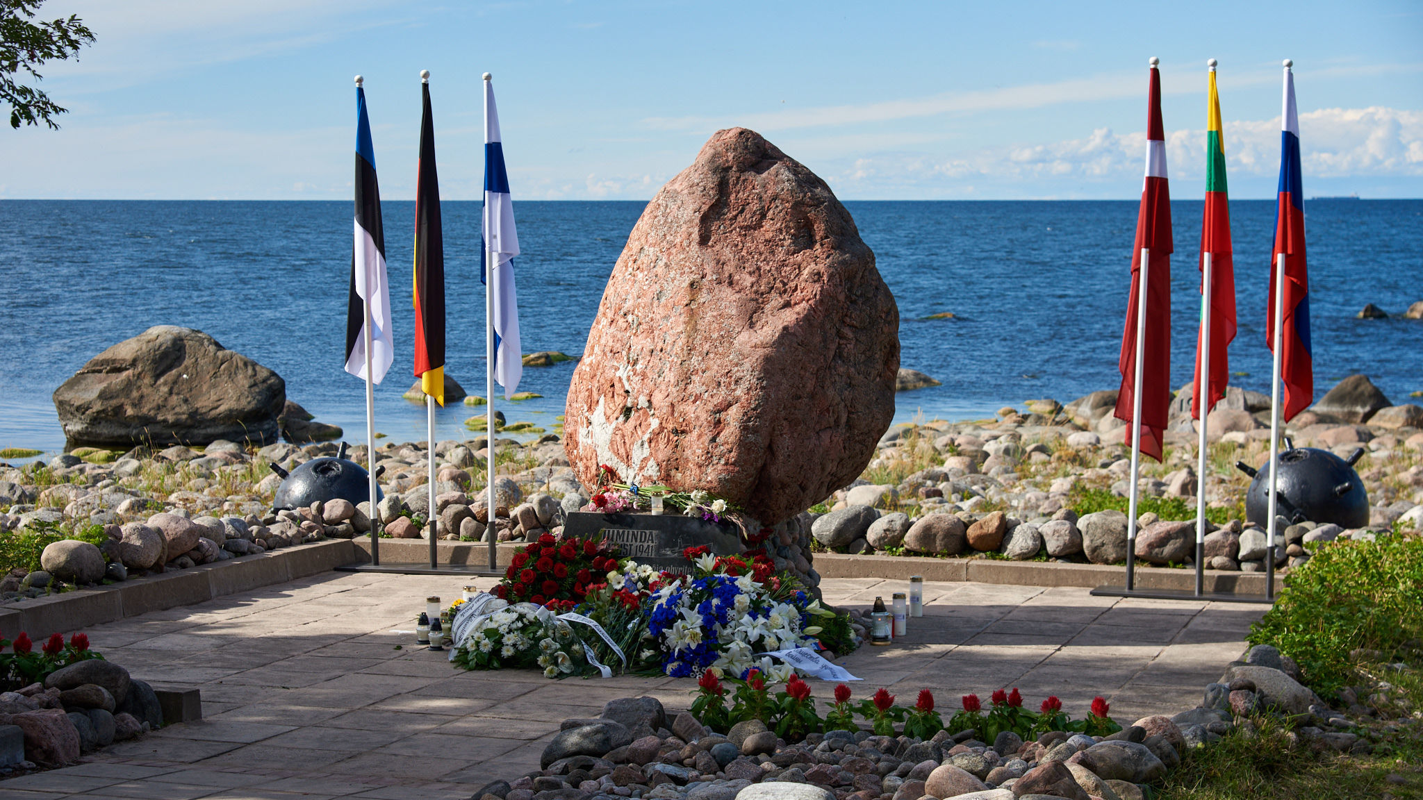 Памятник на мысе Юминда, установленный в память о Таллинском переходе