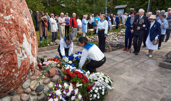 Церемония у мемориала на мысе Юминда, посвящённая 79-й годовщине трагических событий Таллинского перехода