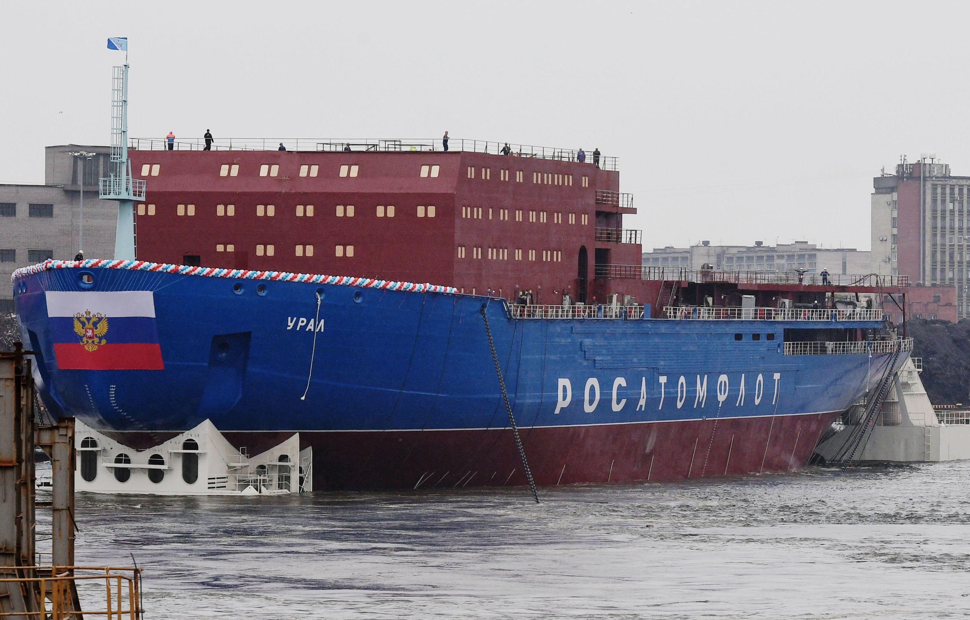 Cпуск на воду атомного ледокола класса ЛК-60Я (проект 22220) "Урал" в Санкт-Петeрбурге