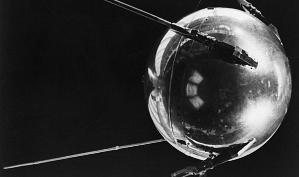 Первый искусственный спутник Земли, запущенный в СССР 4 октября 1957 года