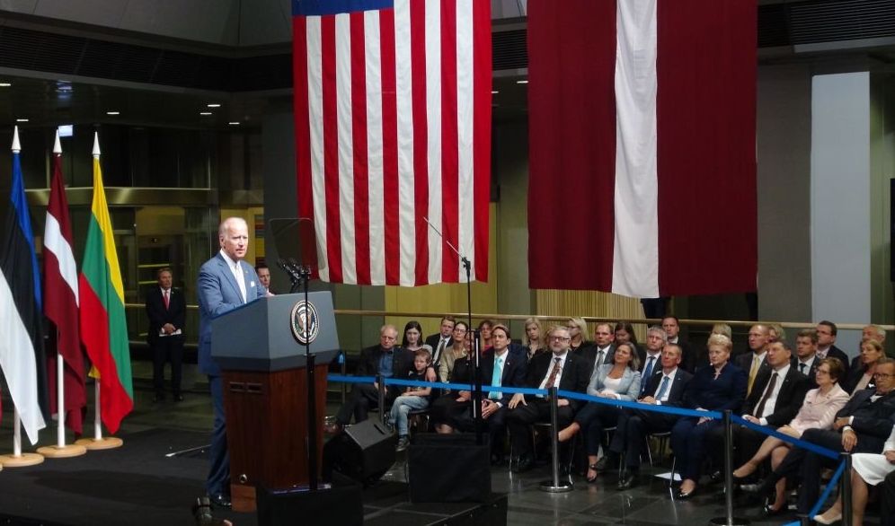 Выступление вице-президента США Джозефа Байдена в Латвийской Национальной библиотеке 23 августа 2016 года.