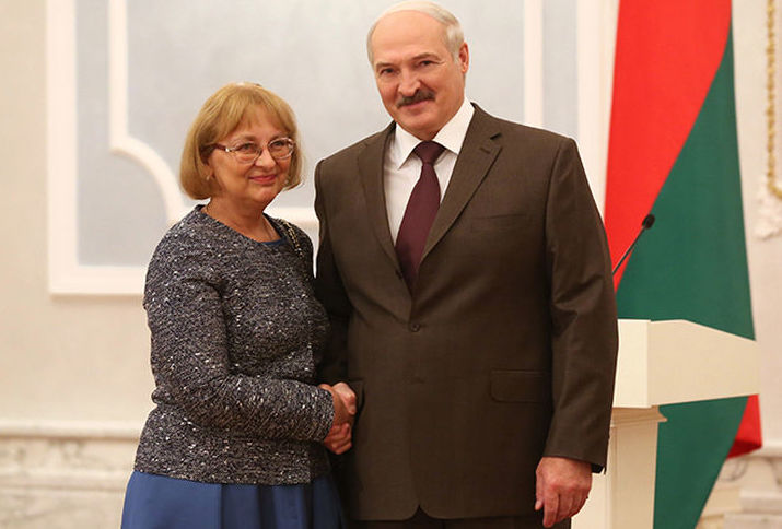 Посол Эстонии в Белоруссии Мерике Кокаев и президент Белоруссии Александр Лукашенко