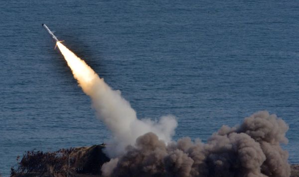 Береговой ракетный комплекс "Бал" выполняет стрельбу по кораблям условного противника