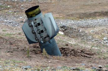 Реактивный снаряд системы "Смерч" на территории общины Иванян Нагорного Карабаха