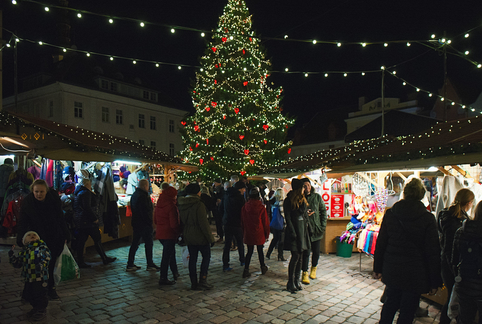 Рождественская ярмарка на Ратушной площади Таллинна