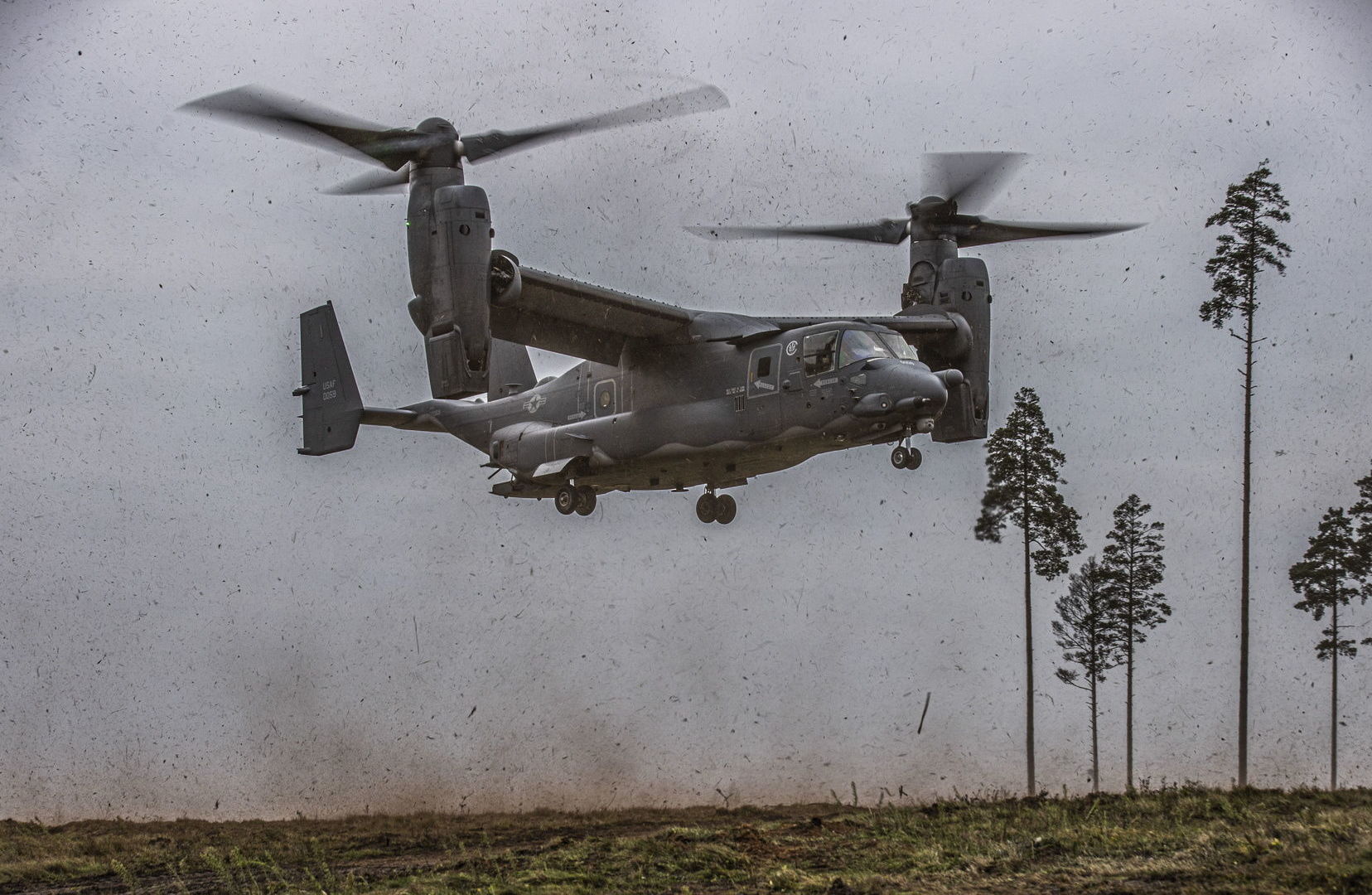 Конвертоплан ВВС США CV-22 Osprey на учениях в Эстонии