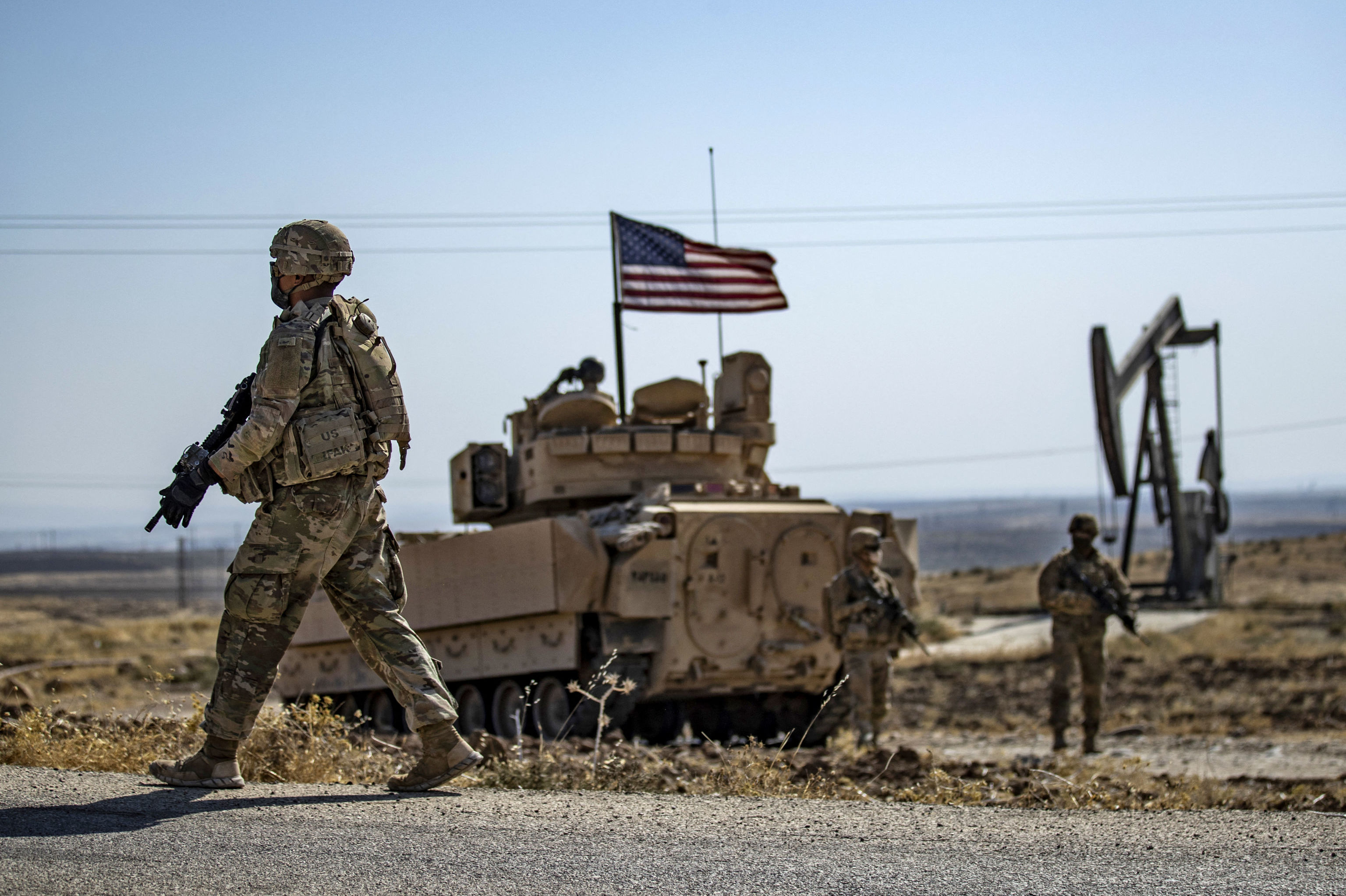 Солдаты США во время патрулирования в северо-восточной Сирии