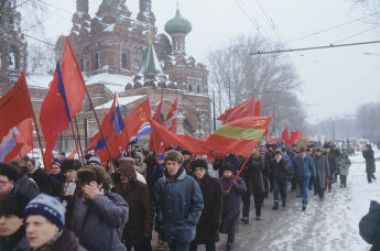 Марш участников митинга против роста цен и роспуска СССР к зданию телецентра "Останкино"