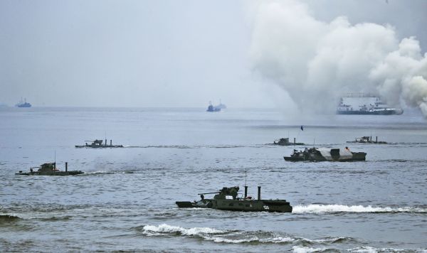 Учения Балтийского флота по высадке морского десанта на необорудованное побережье